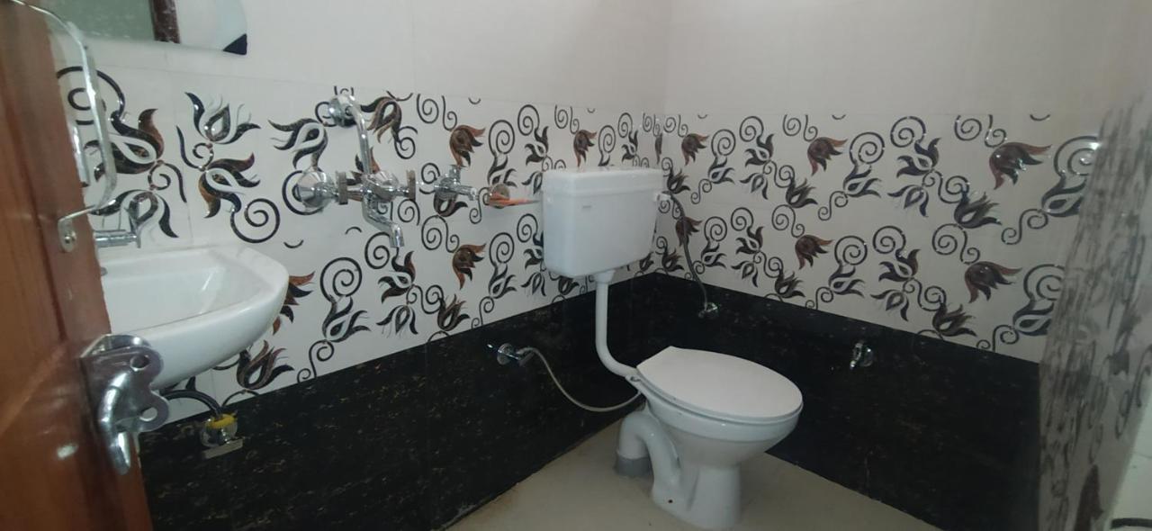Hotel Comfort Inn Homestay Дехрадун Екстериор снимка