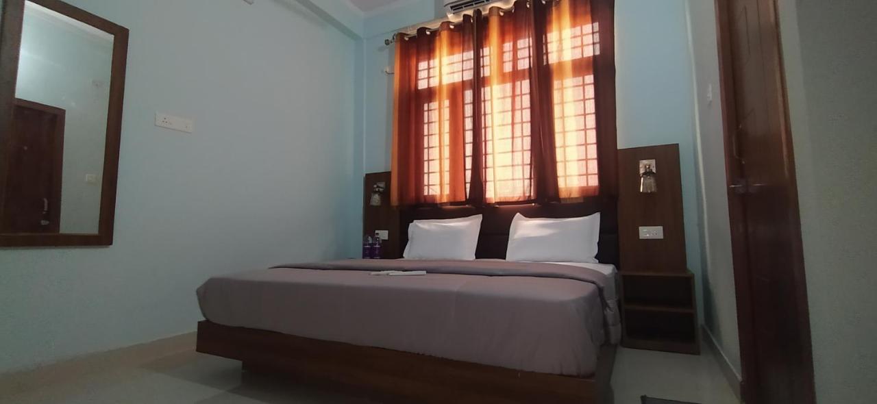 Hotel Comfort Inn Homestay Дехрадун Екстериор снимка