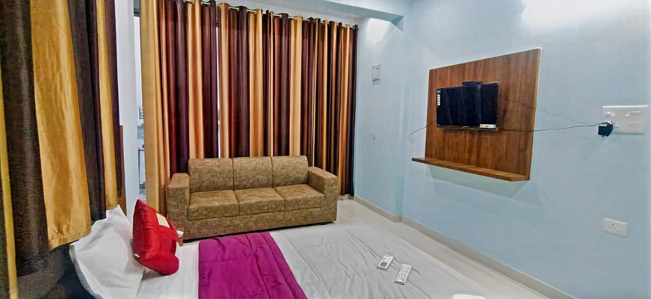 Hotel Comfort Inn Homestay Дехрадун Екстериор снимка