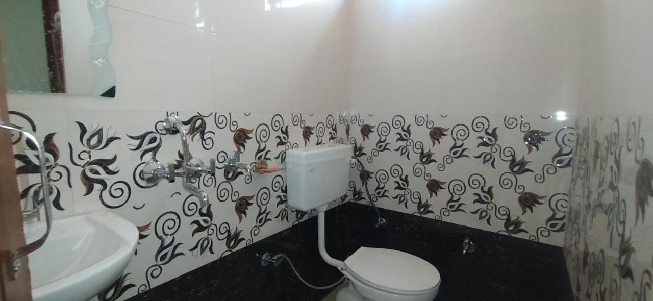 Hotel Comfort Inn Homestay Дехрадун Екстериор снимка