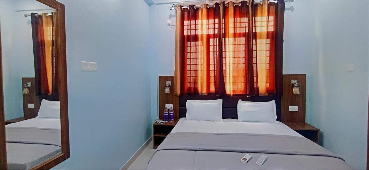 Hotel Comfort Inn Homestay Дехрадун Екстериор снимка