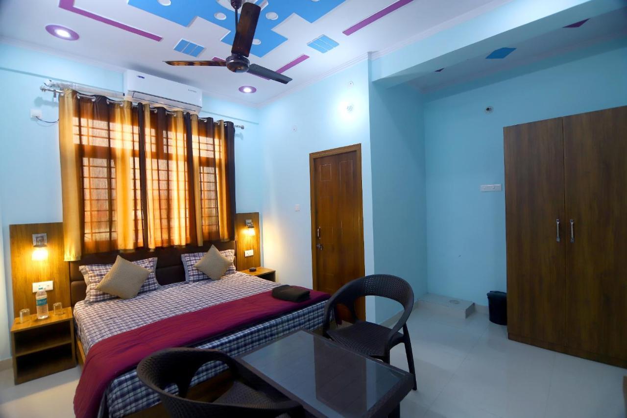 Hotel Comfort Inn Homestay Дехрадун Екстериор снимка