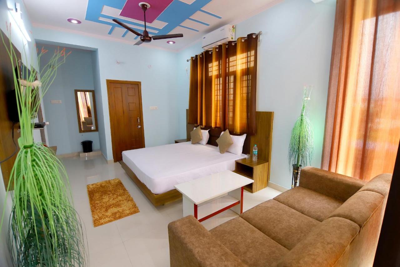 Hotel Comfort Inn Homestay Дехрадун Екстериор снимка