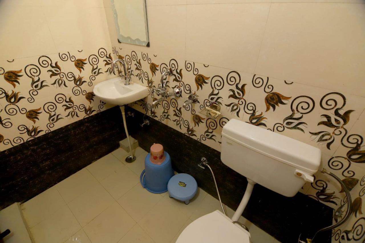 Hotel Comfort Inn Homestay Дехрадун Екстериор снимка