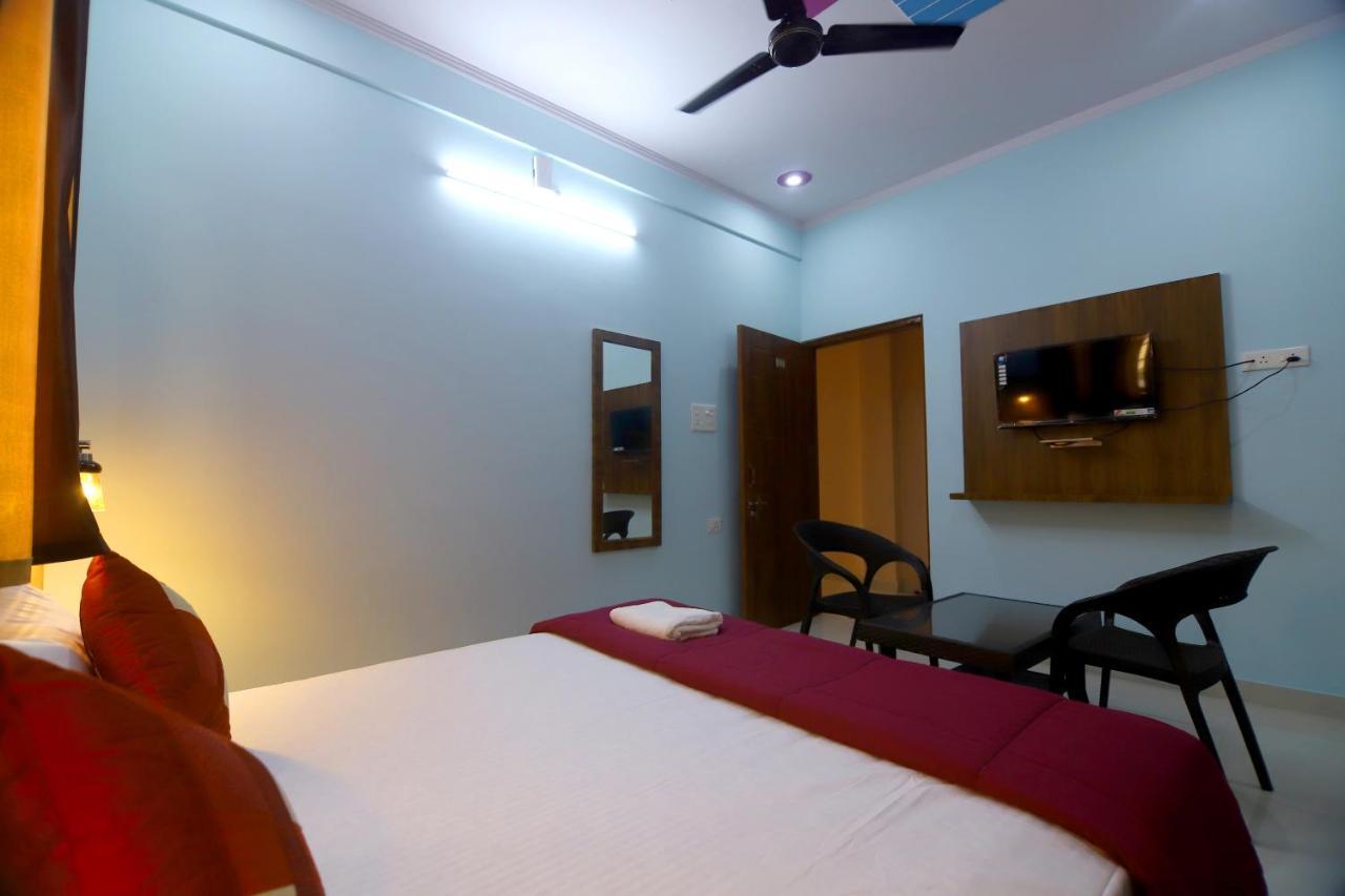 Hotel Comfort Inn Homestay Дехрадун Екстериор снимка