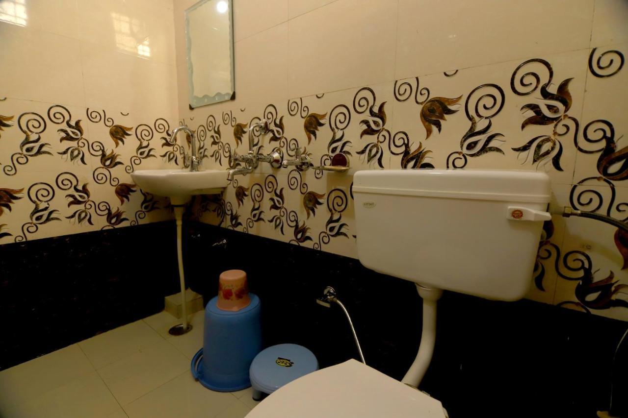 Hotel Comfort Inn Homestay Дехрадун Екстериор снимка
