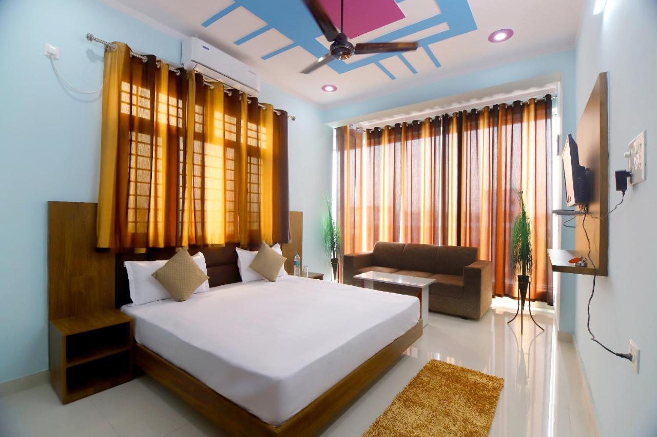 Hotel Comfort Inn Homestay Дехрадун Екстериор снимка