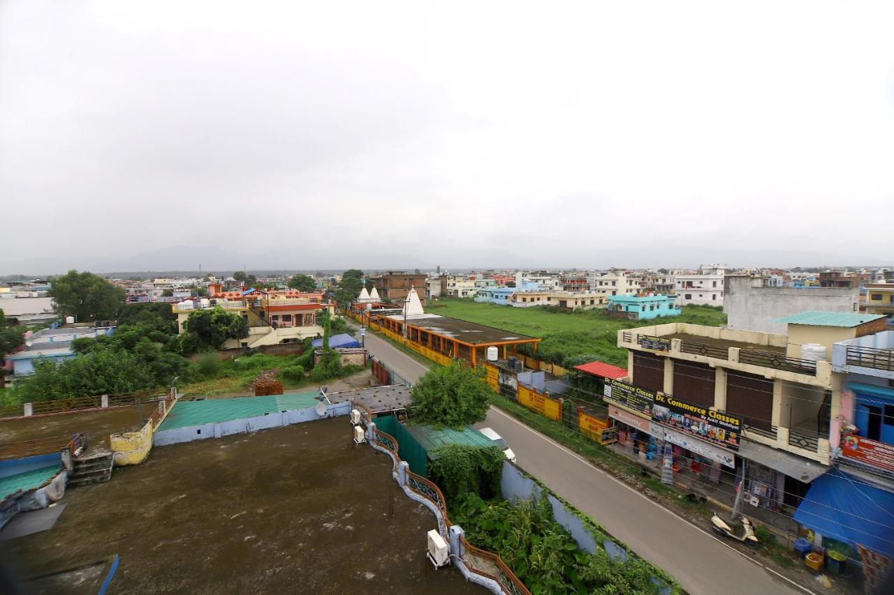 Hotel Comfort Inn Homestay Дехрадун Екстериор снимка