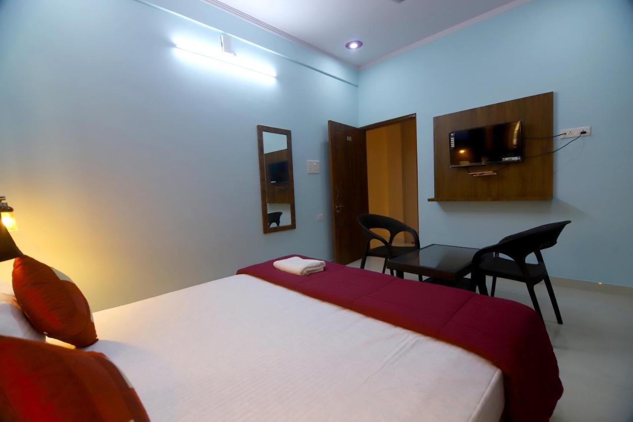Hotel Comfort Inn Homestay Дехрадун Екстериор снимка